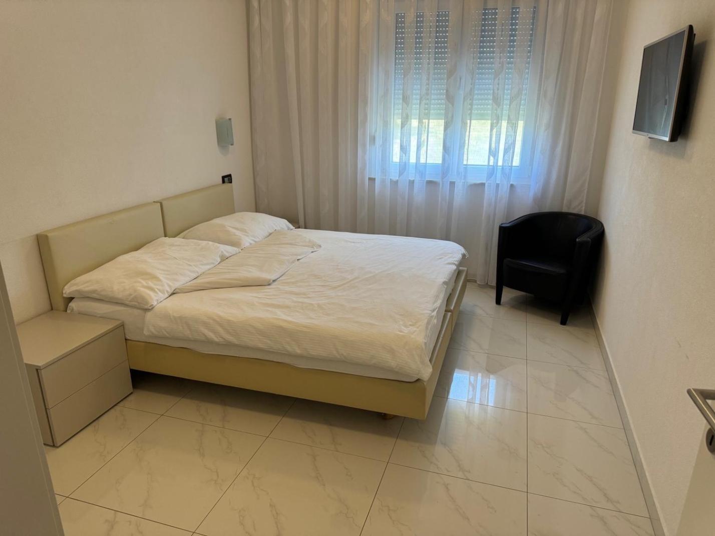 Funtana Appartements An Der 1 Reihe Vom Meer Exterior photo