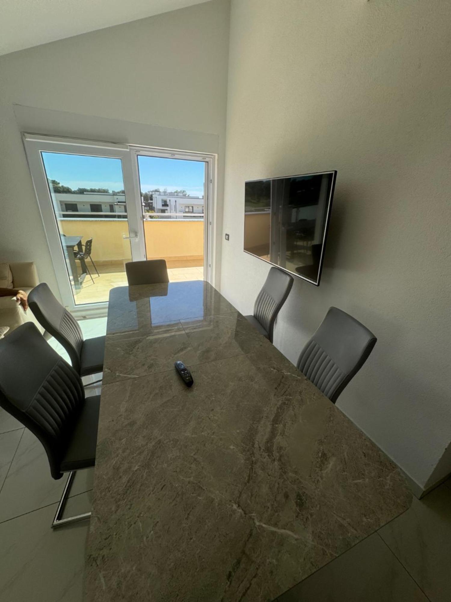 Funtana Appartements An Der 1 Reihe Vom Meer Exterior photo