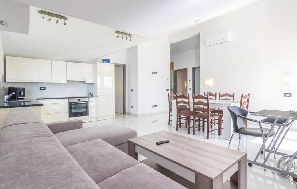 Funtana Appartements An Der 1 Reihe Vom Meer Exterior photo