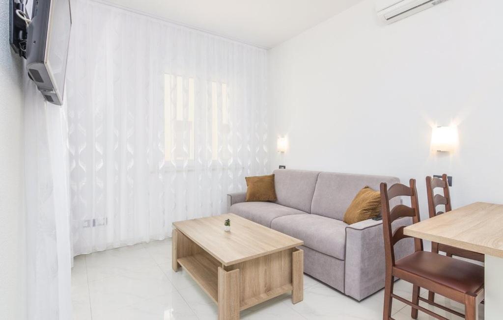 Funtana Appartements An Der 1 Reihe Vom Meer Exterior photo