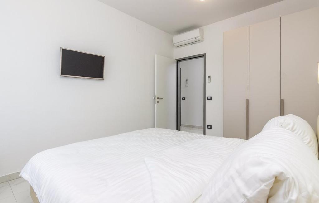 Funtana Appartements An Der 1 Reihe Vom Meer Exterior photo