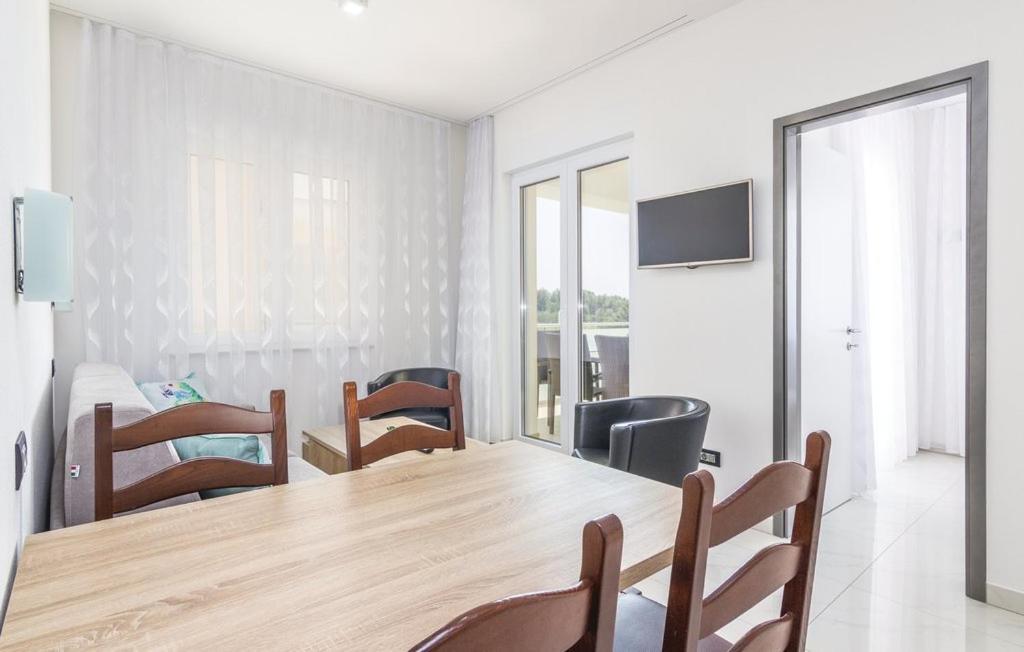 Funtana Appartements An Der 1 Reihe Vom Meer Exterior photo
